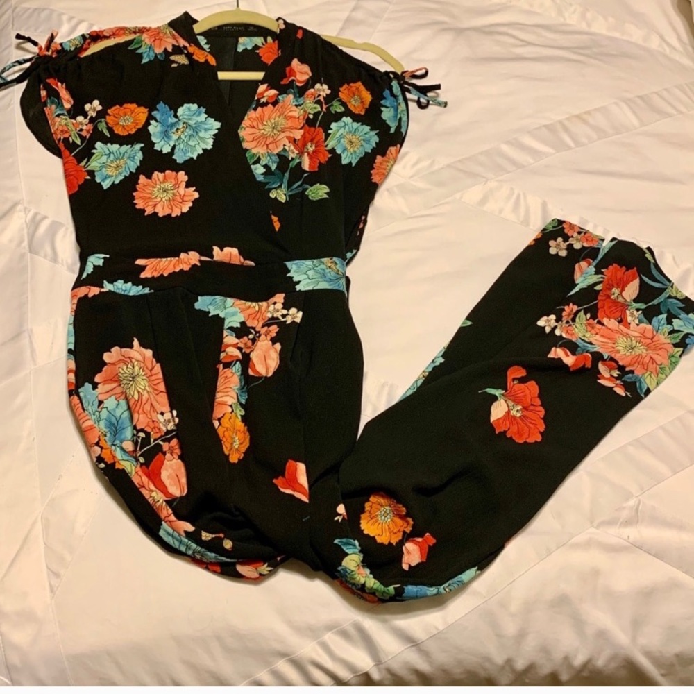Zara Basic Collection Floral Jumpsuit Size S